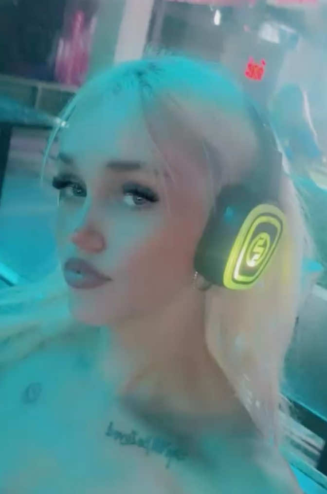 @Laura Jayne