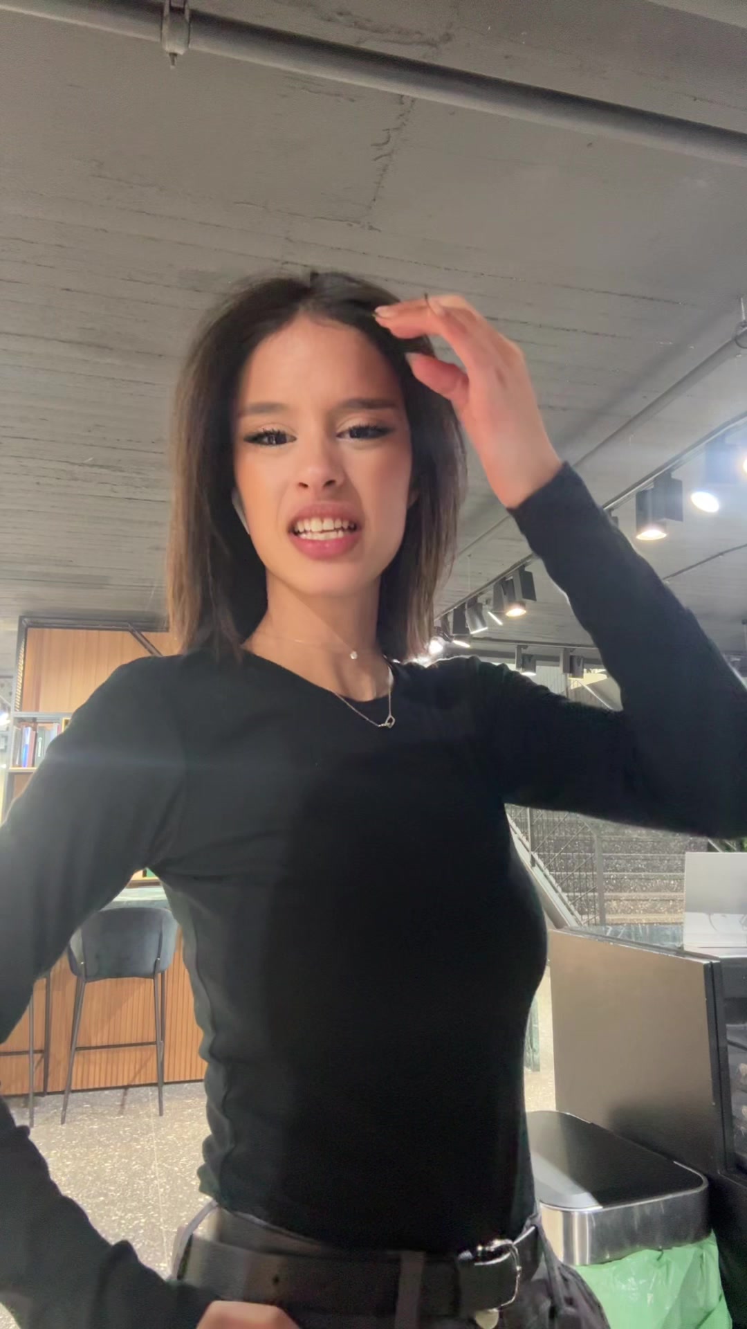 @Shirabusi