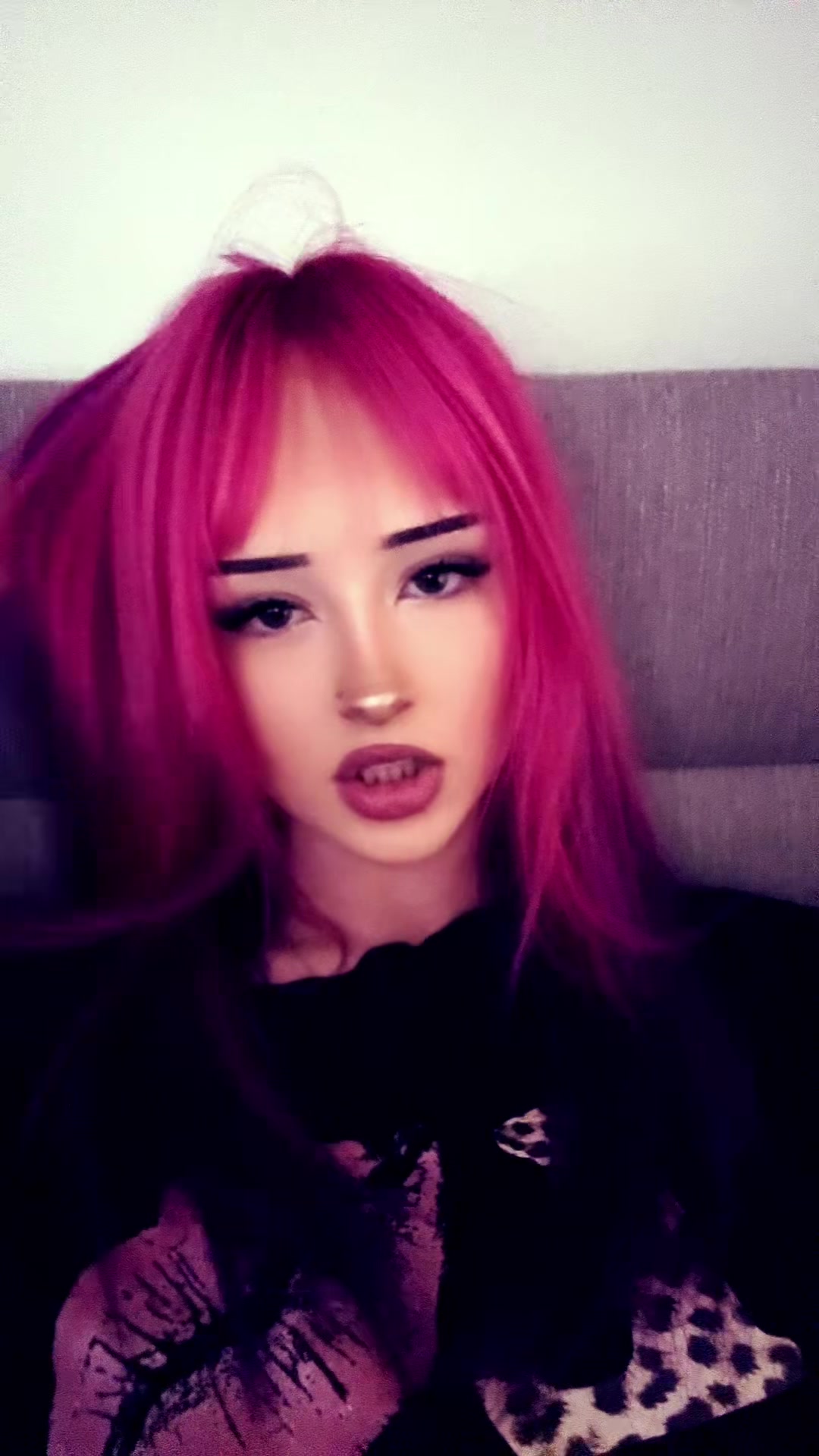 @️
