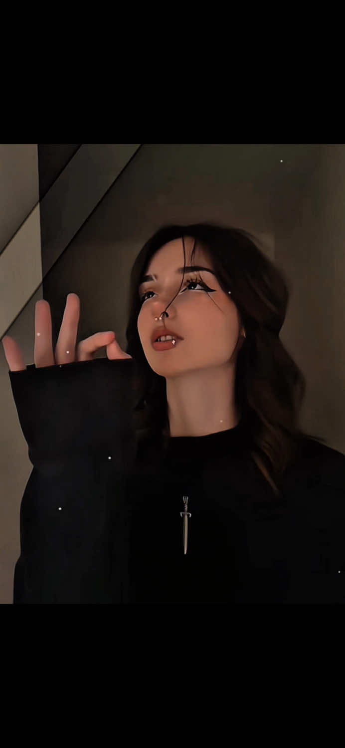 @👻𝐄𝐃𝐈𝐓𝐎𝐑👻