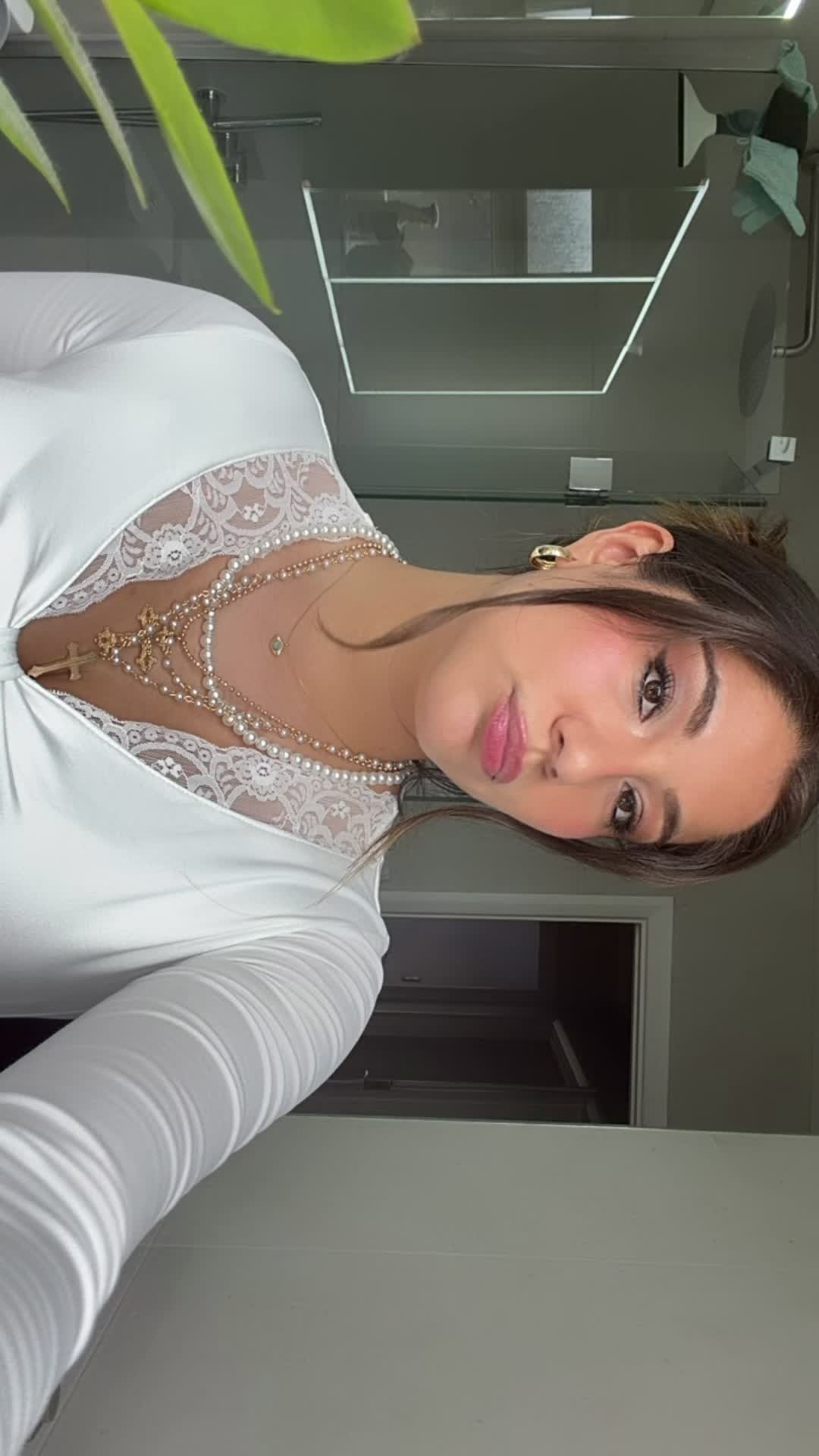 @daniela