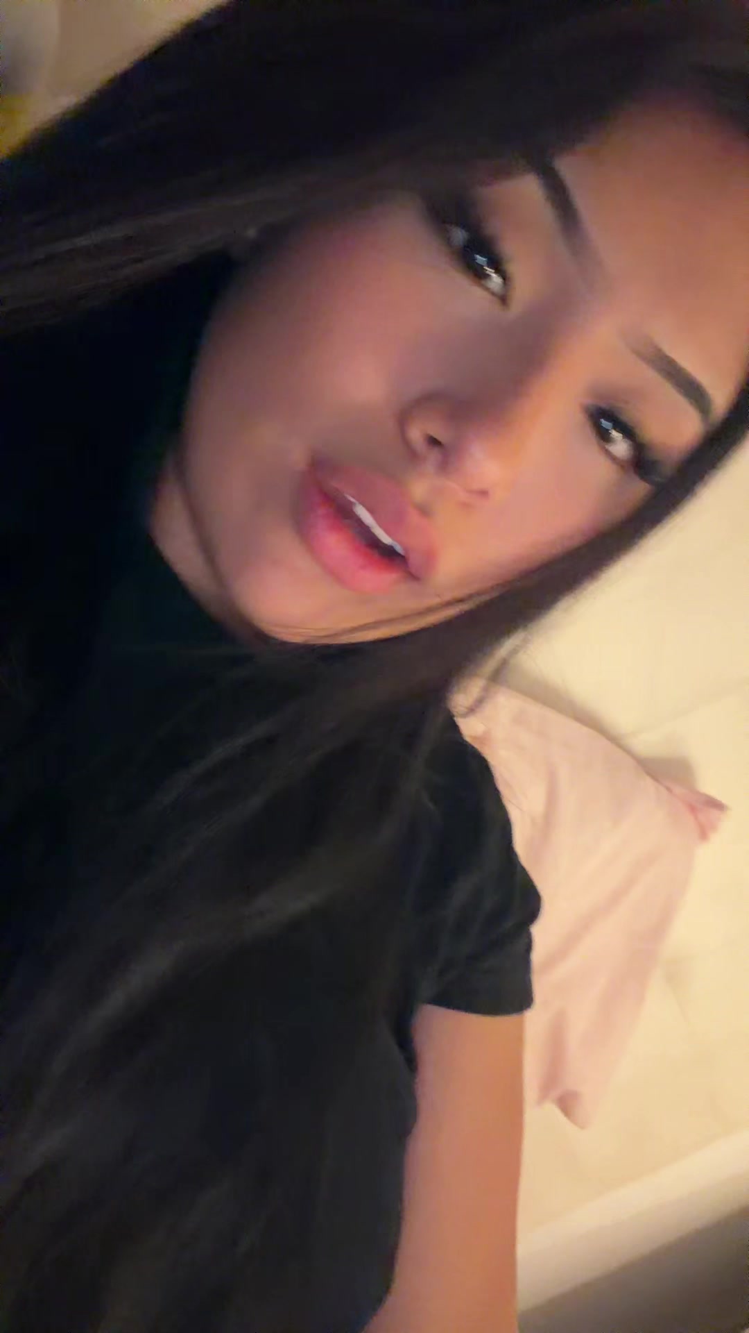 @Saheliii_