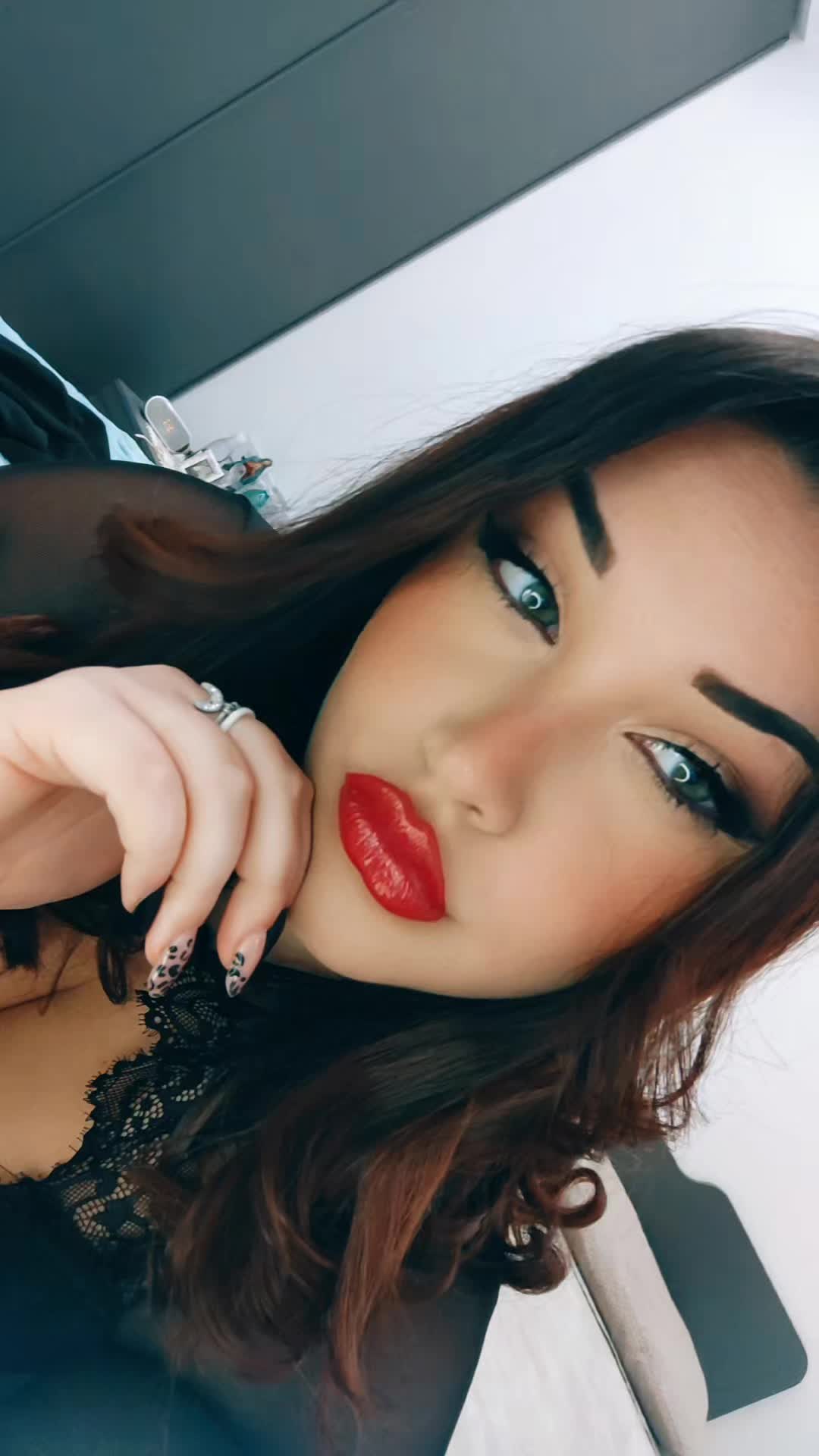 @Valeriaaa