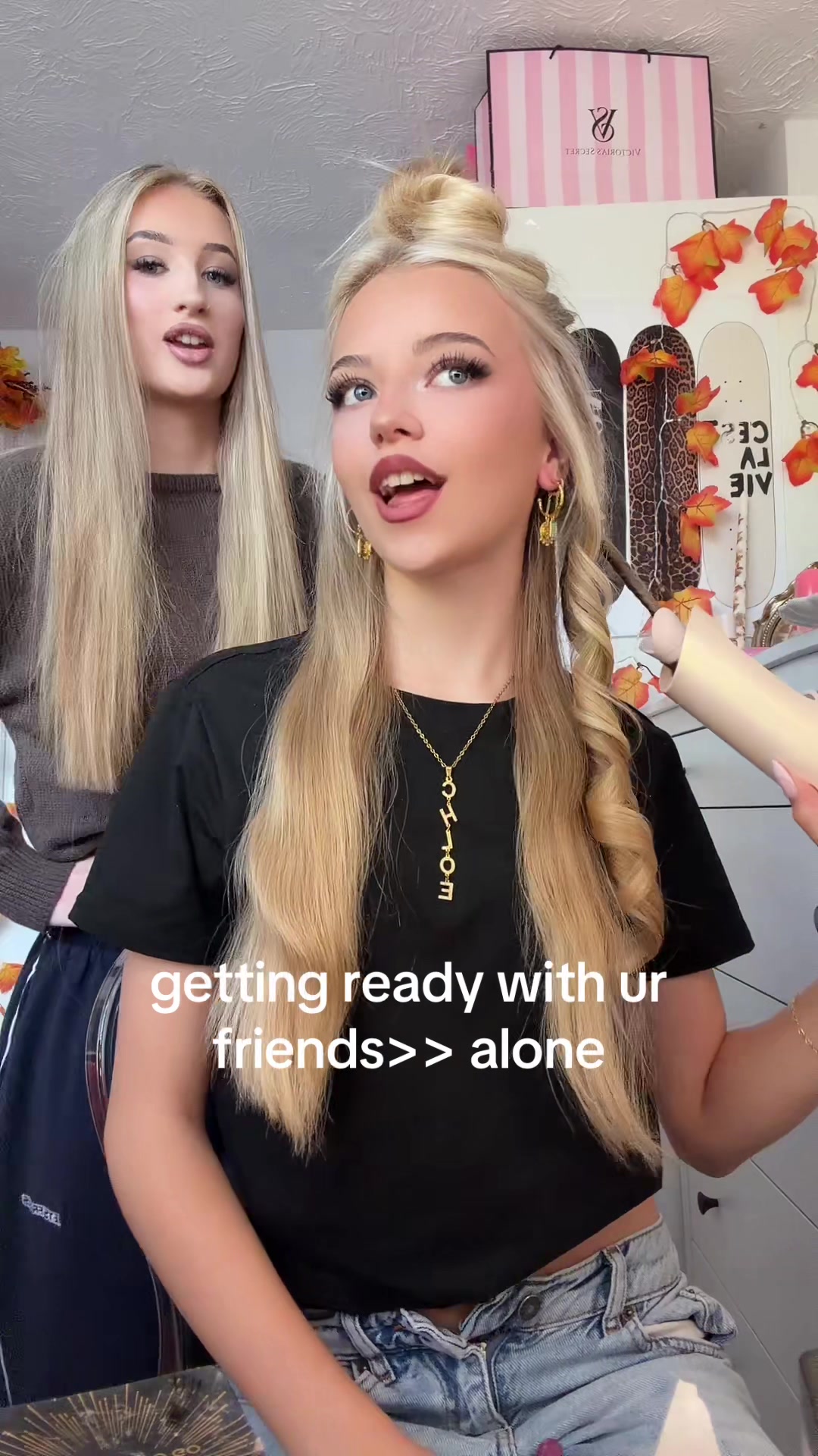 @𝐜𝐡𝐥𝐨𝐞🍸