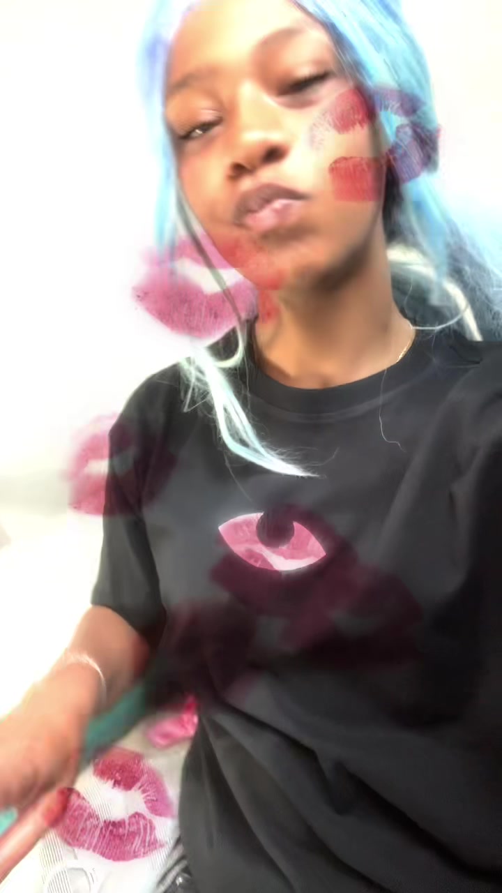 @Lovaaaa