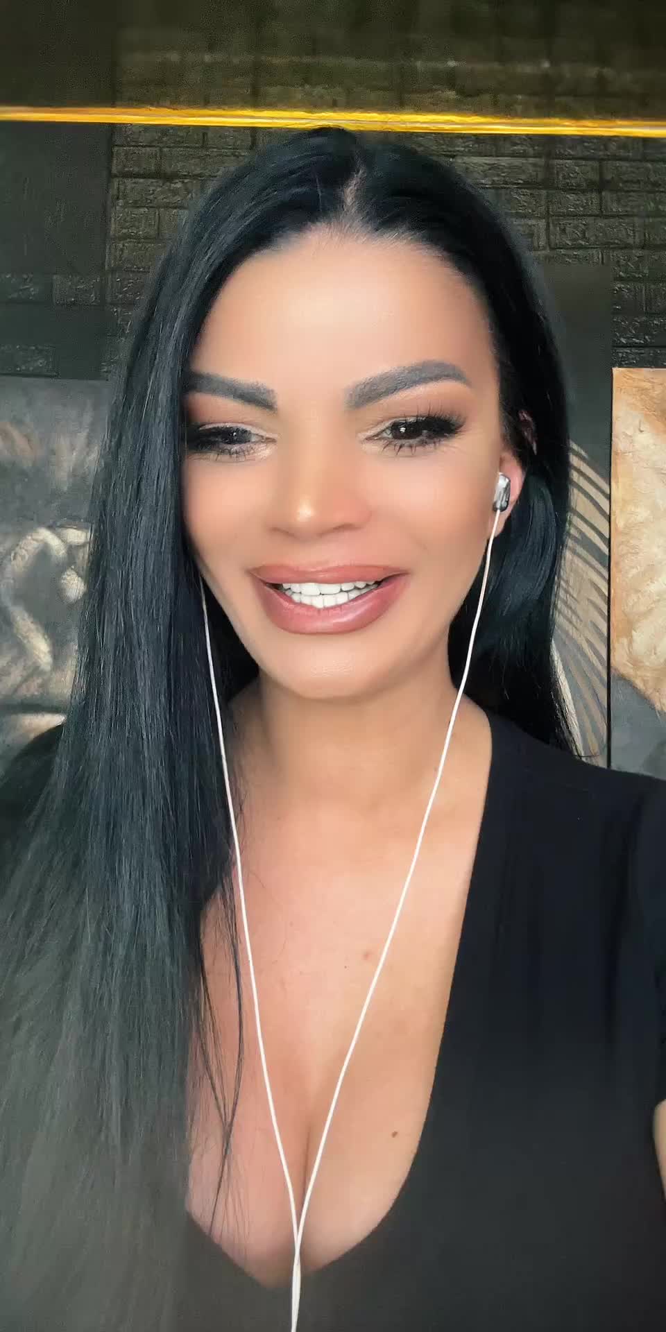 @BambinaHoney🐒