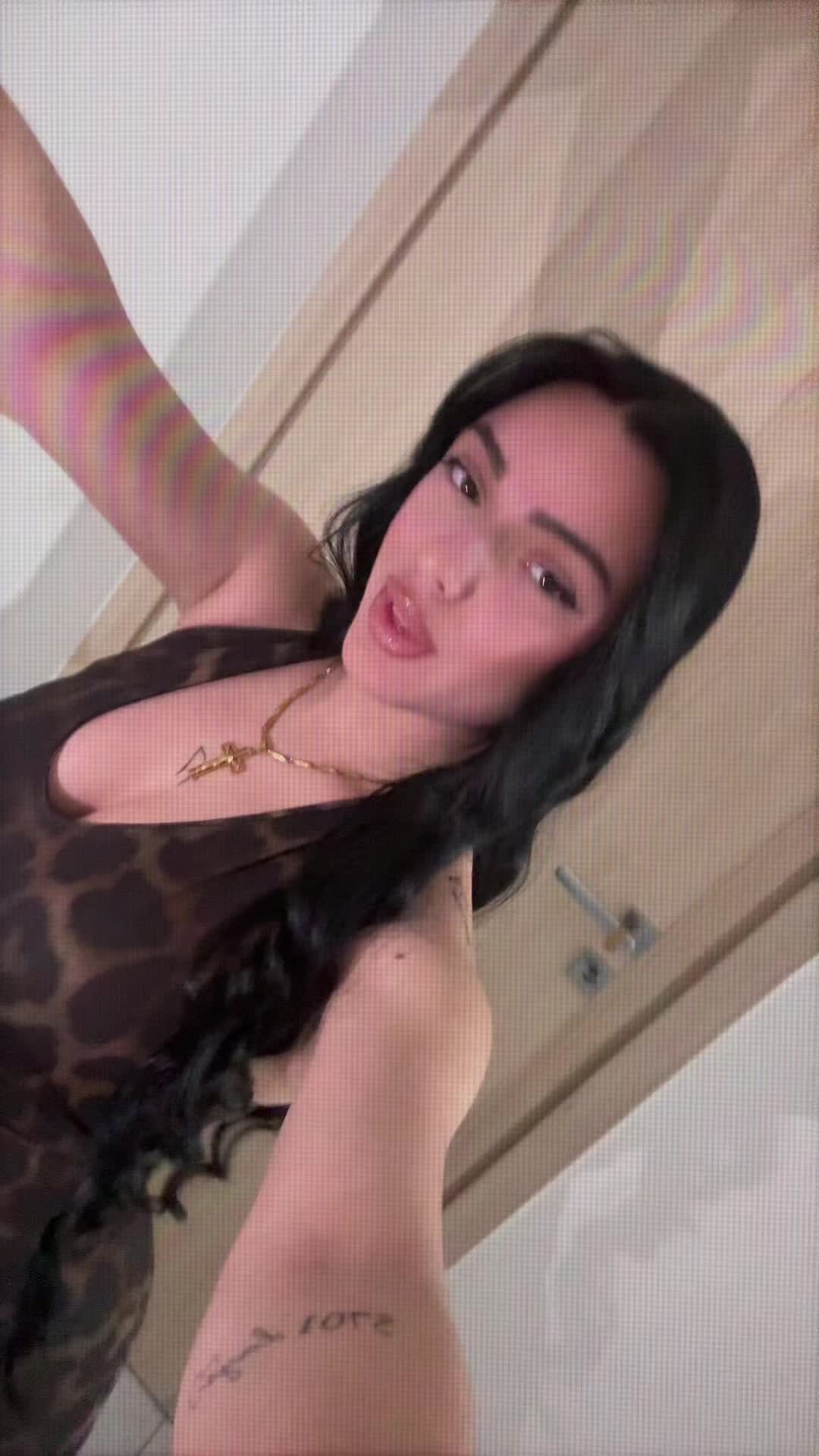 @𝟏𝟕
