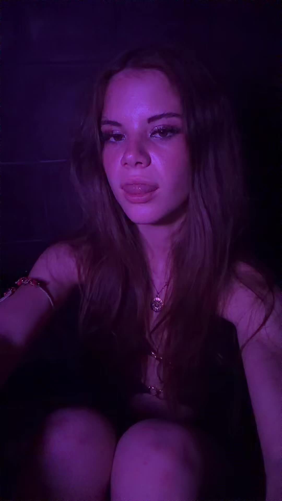 @isobel