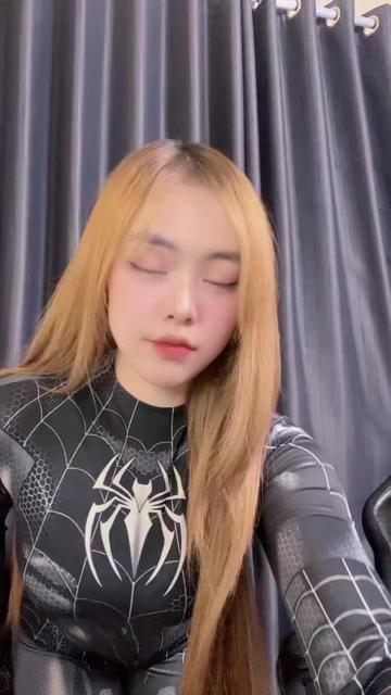 @_ayang9