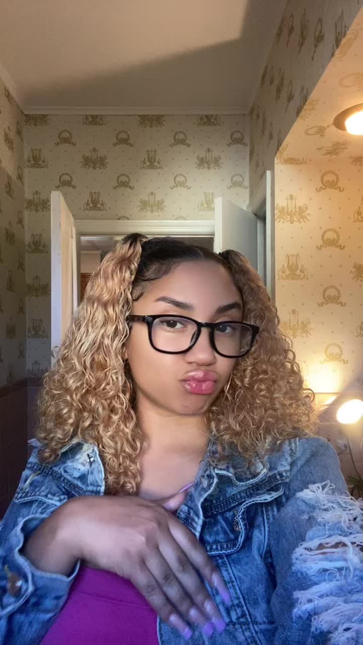 @julztheemuse