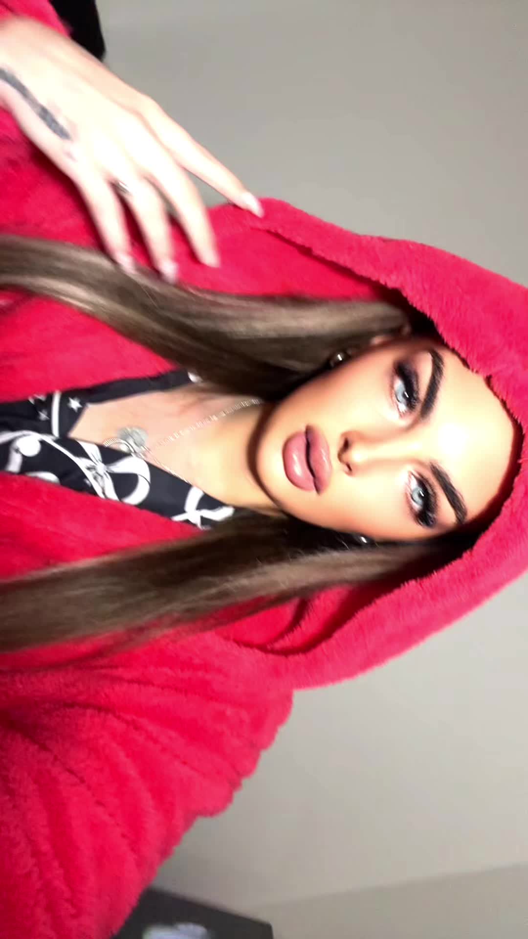 @nicoleinkles685