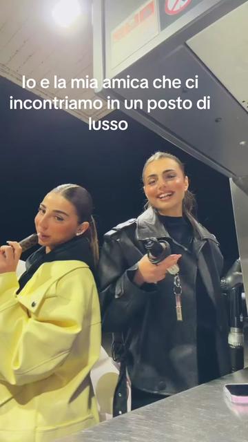 @Asia Aracri