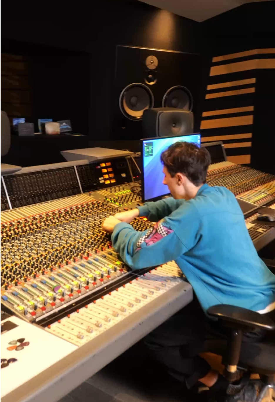 @Vic Malvolti Mastering
