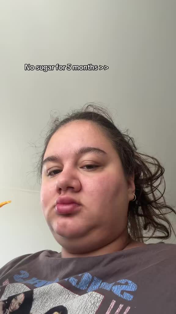 @Ladzamia
