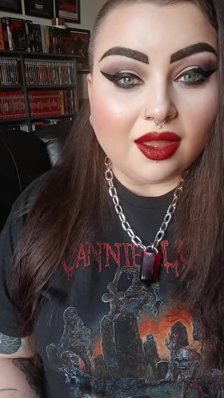 @Spooky Loz Reads🖤