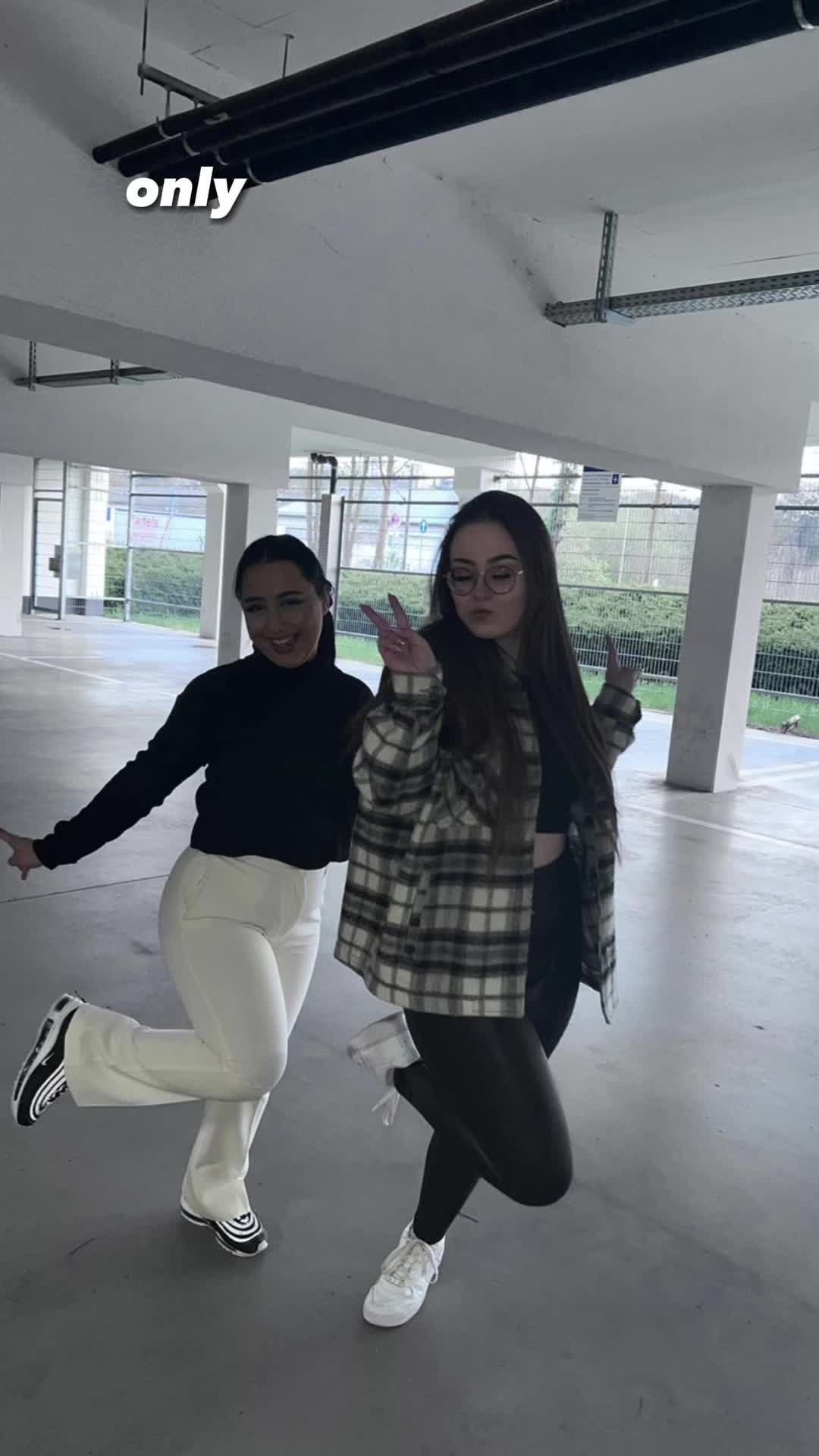 @Lara