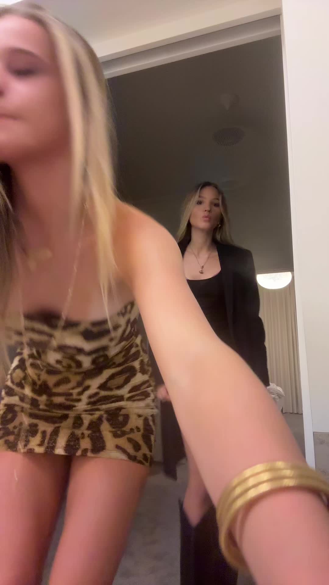 @Helena 🌩️