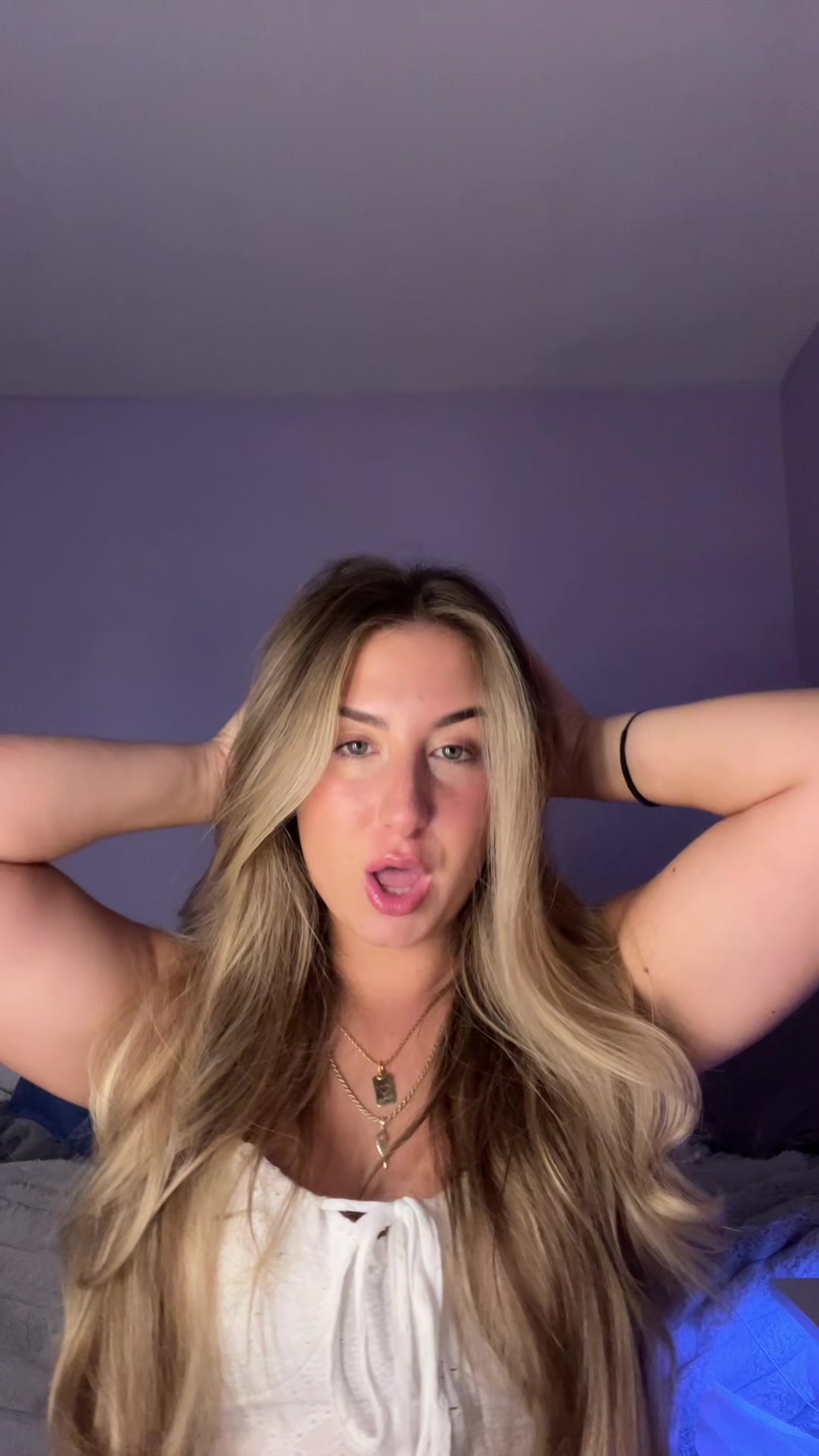 @Gabsterlla