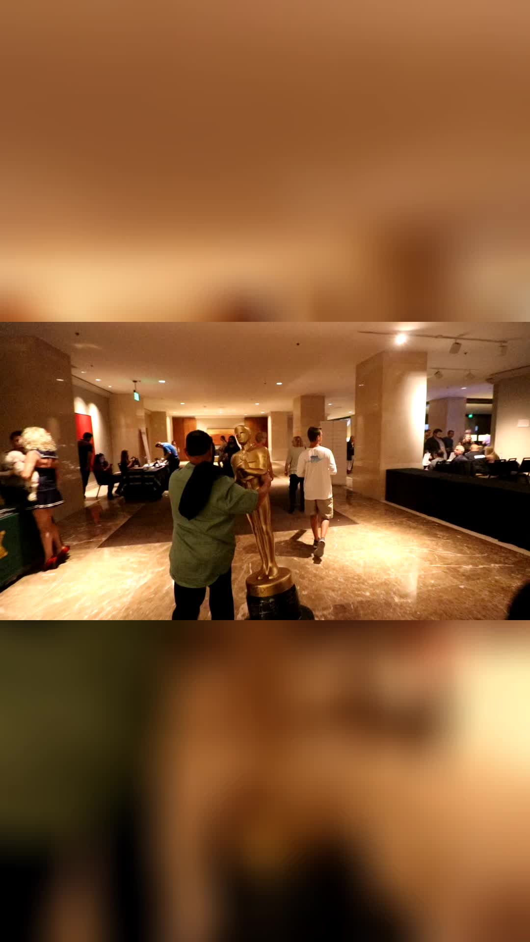 @Hollywoodshow.com