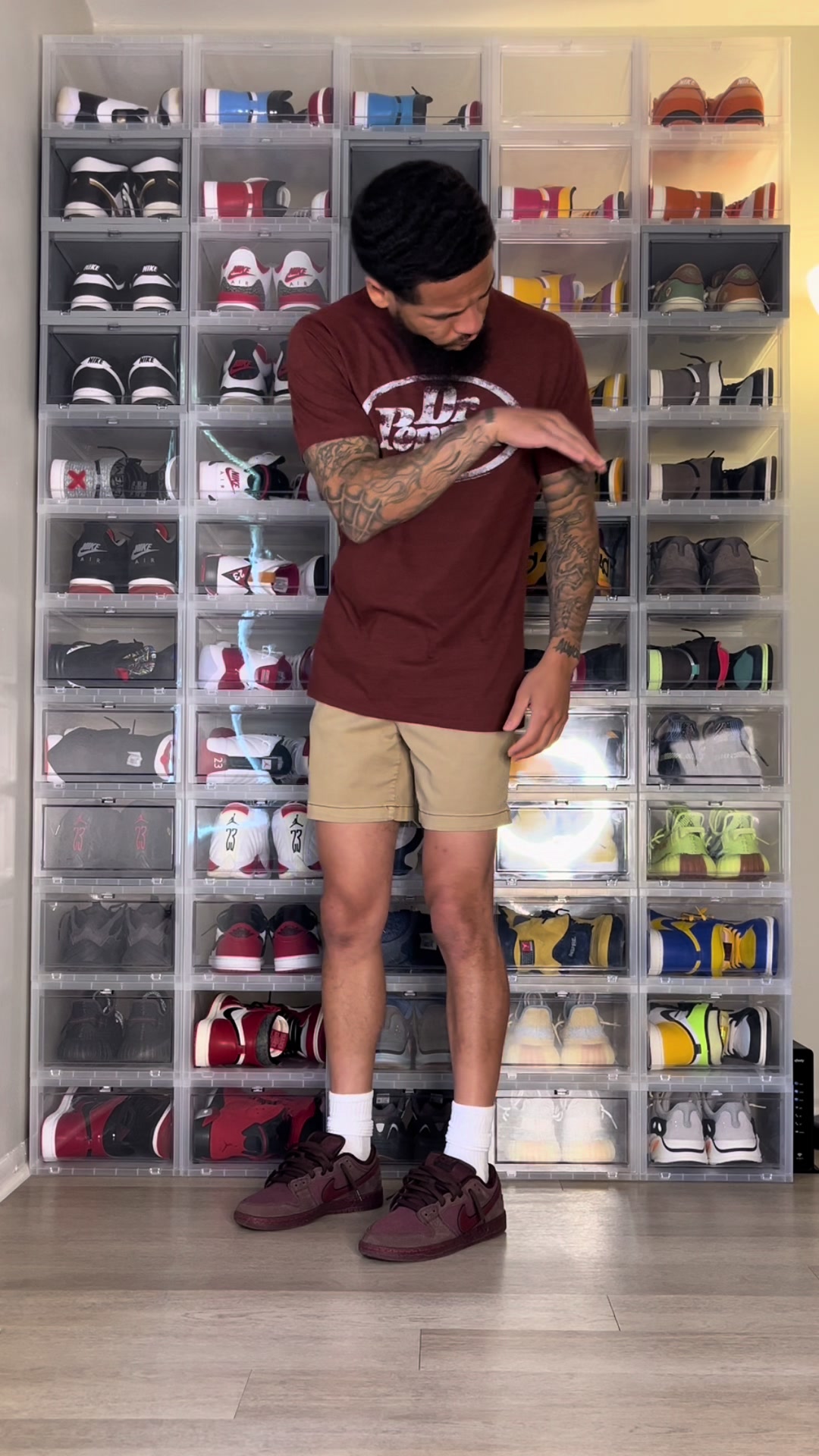 @MrSneakerWall