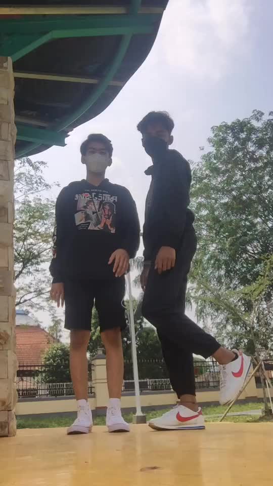 @A¥£$L