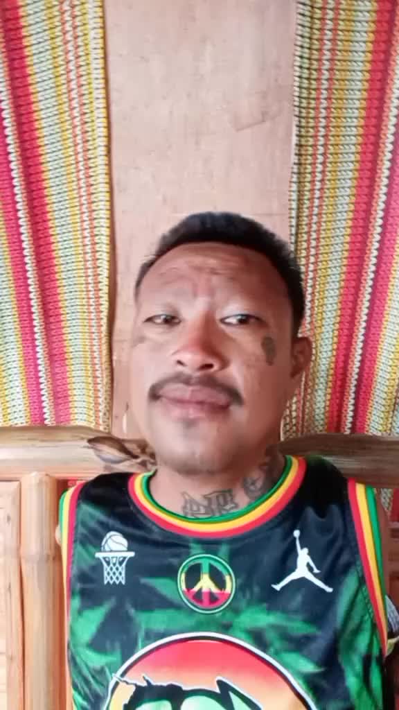 @MarlaloooCruz
