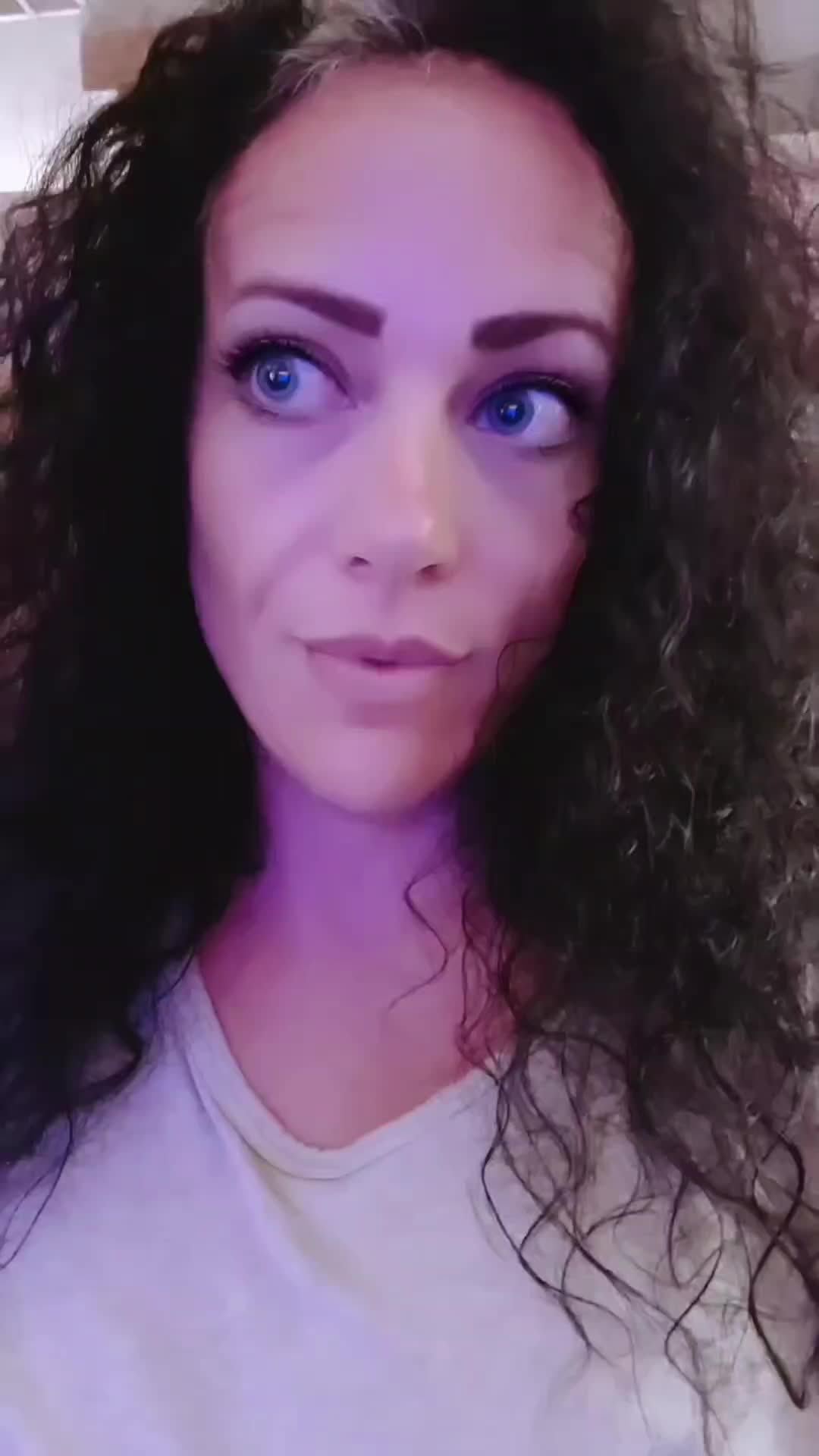 @curly_fitmom