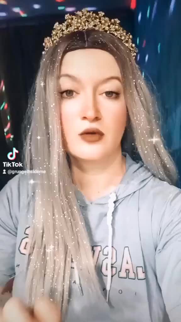 @Queen_Nirvana13