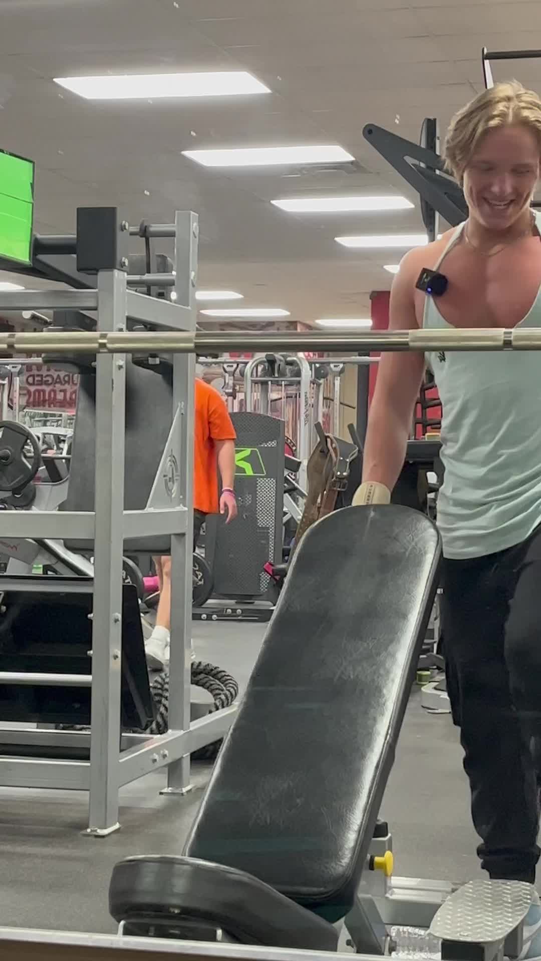 @jackedtholen