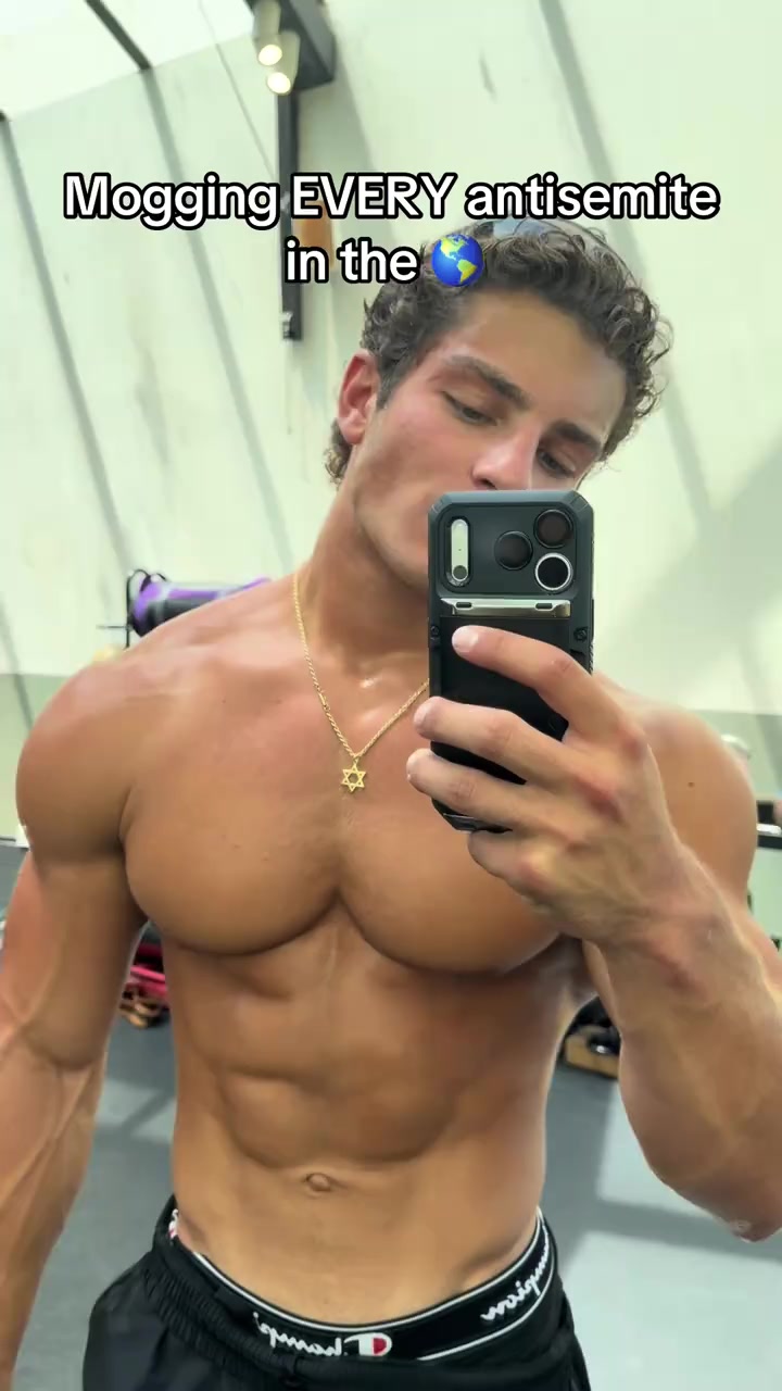 @alexaaronn