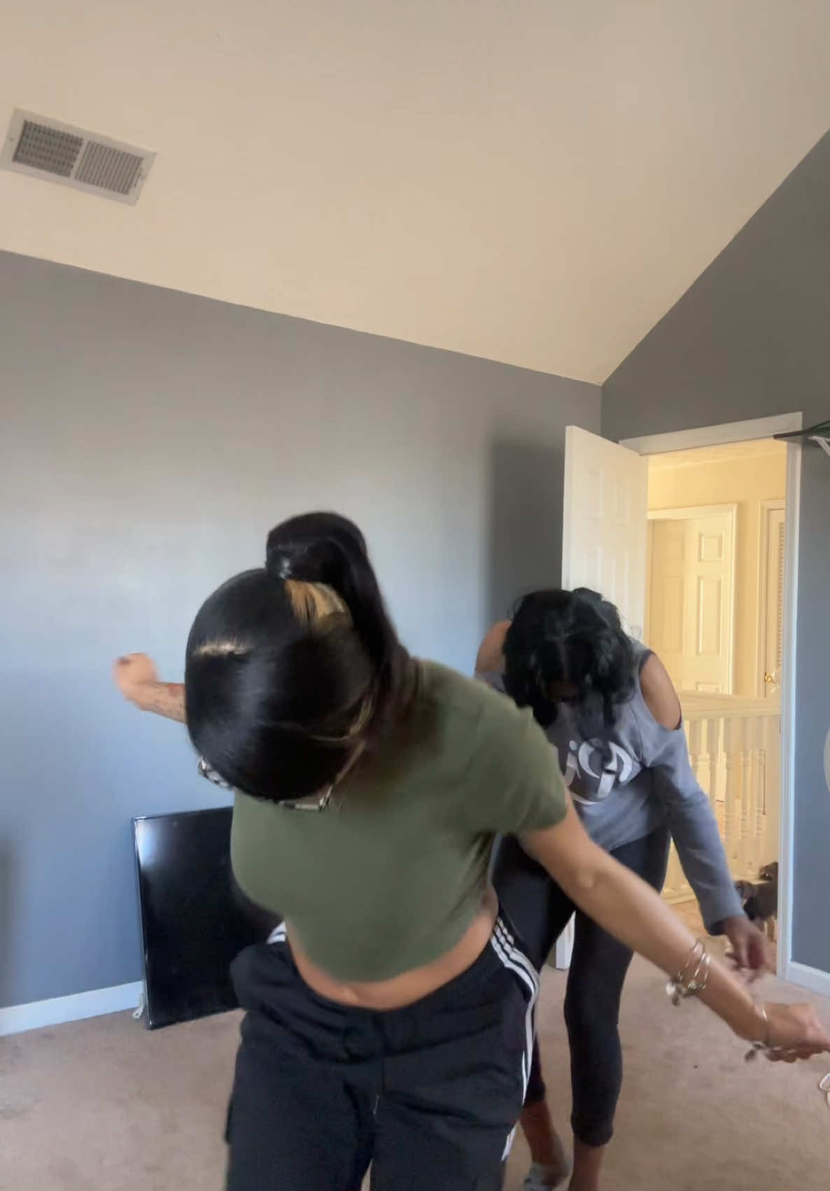 @TheyCallMeLokee!