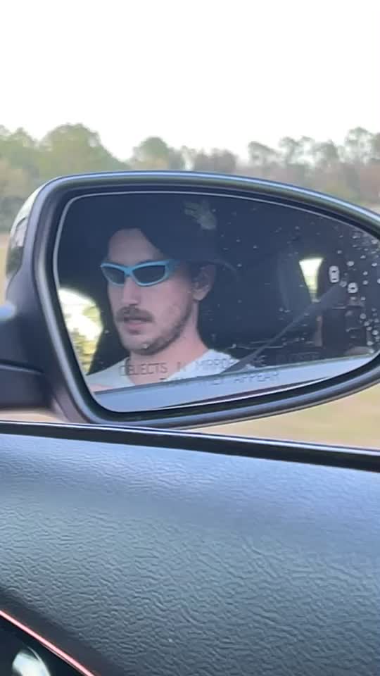 @MOONMOON199