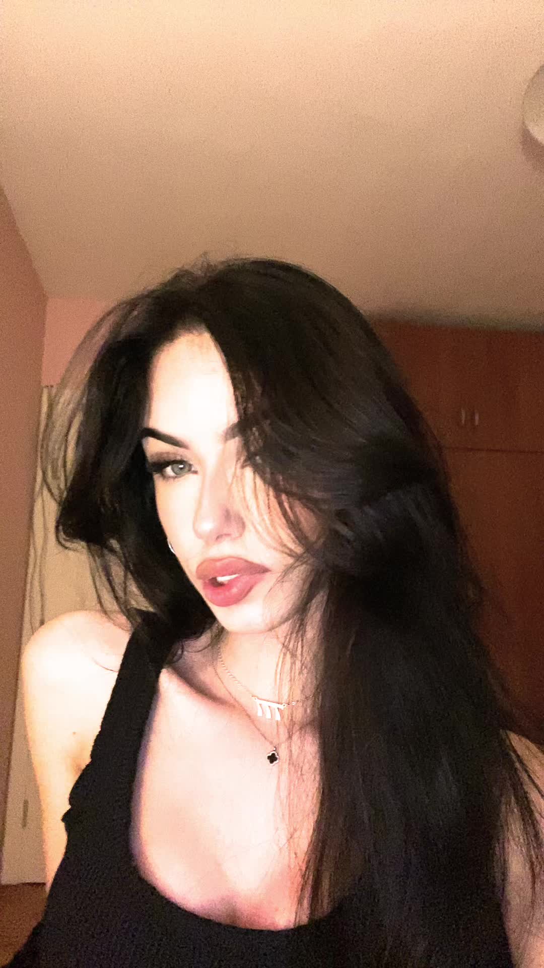 @Victoria ✨