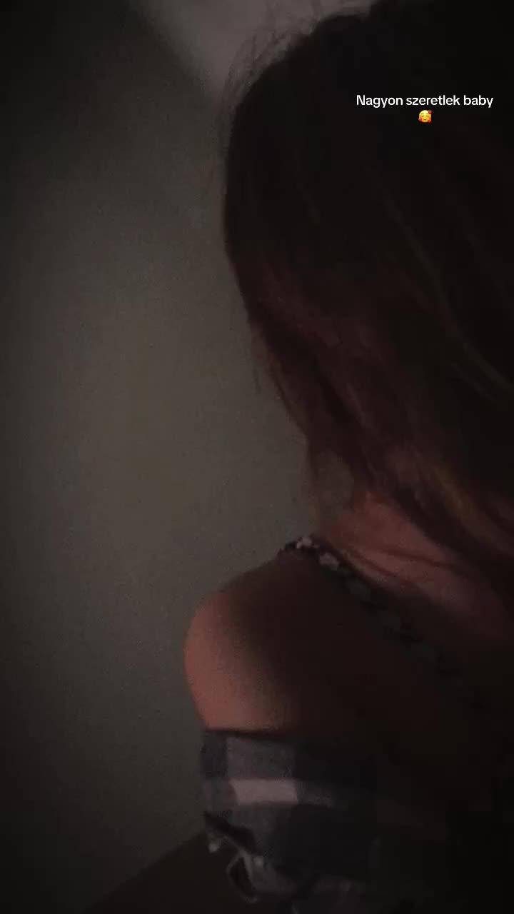 @Izabella Komaromi