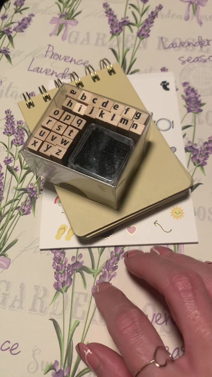 @TheAniaJournal
