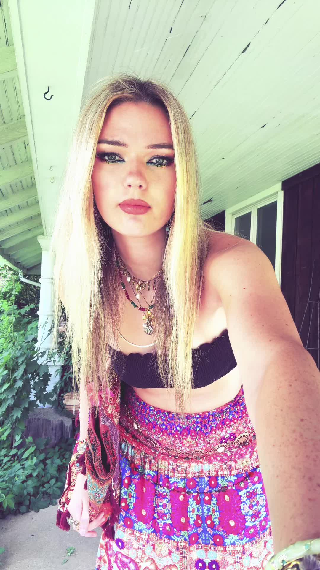 @itskarinajones