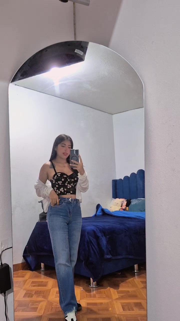 @J E N I 💋.