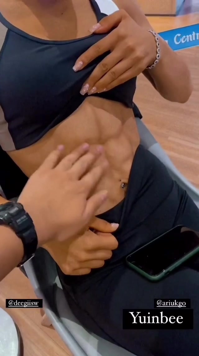 @Girls with Muscle