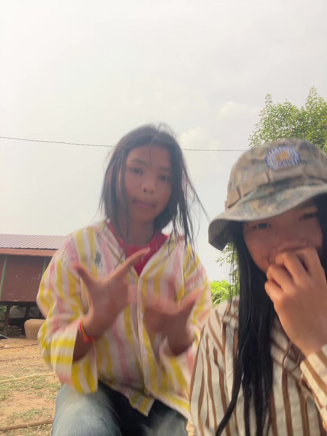 @CHE TRẢ