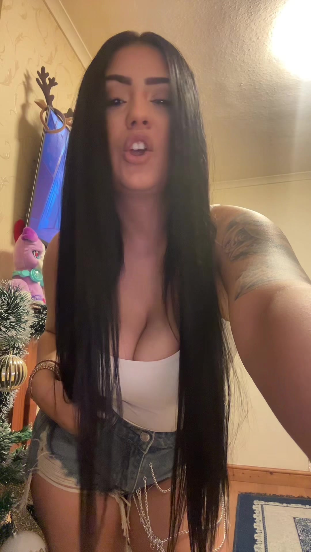 @danielaaa_elenaaa