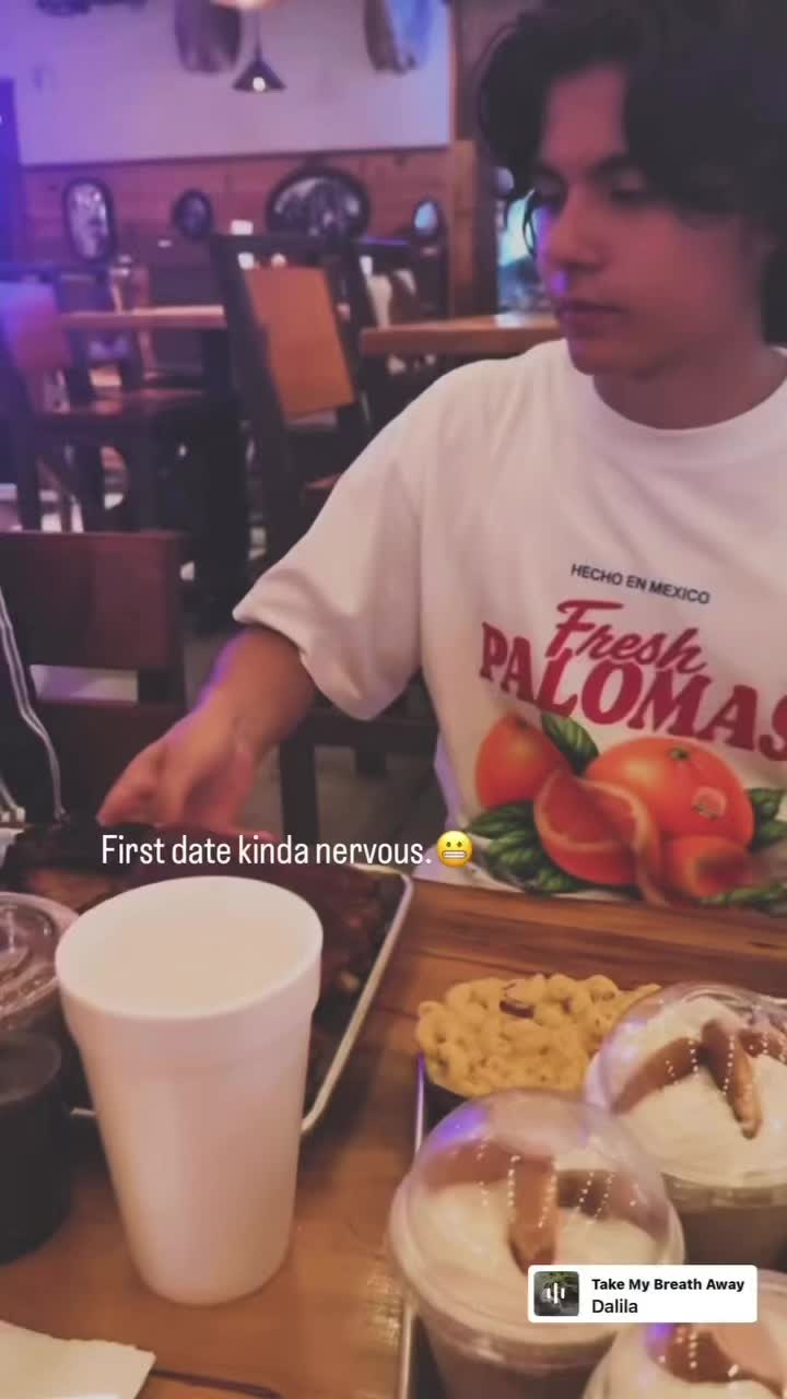 @𝓂𝒾𝒶 🍌