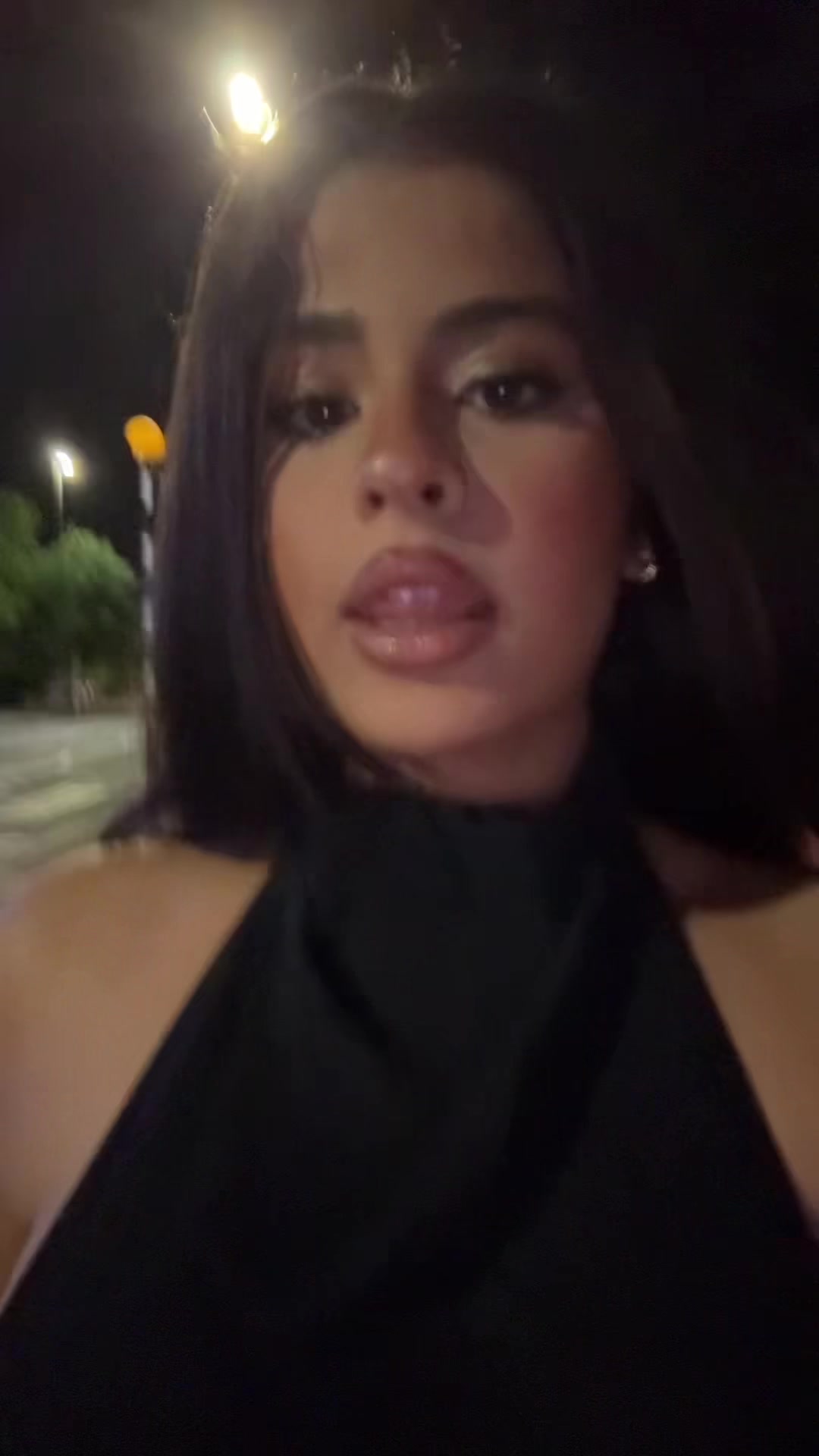 @⃟