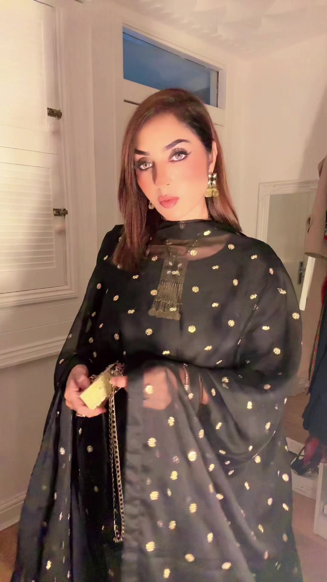 @Fariibutt official