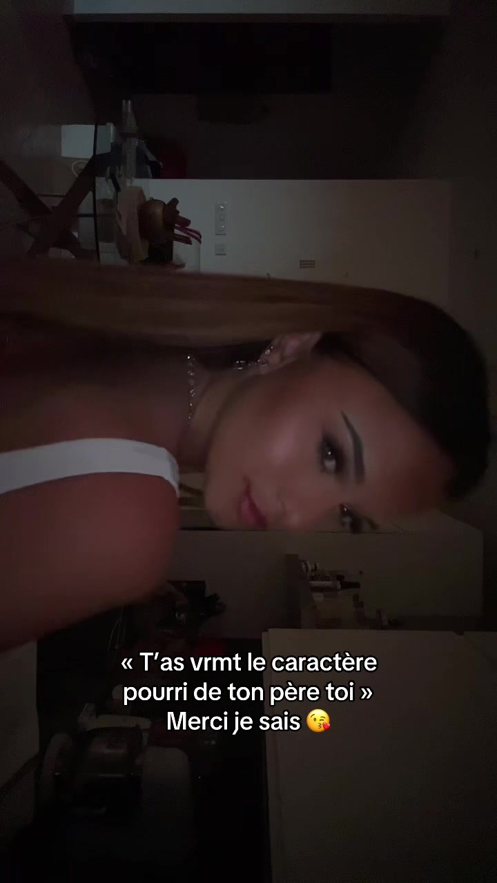 @_elena_