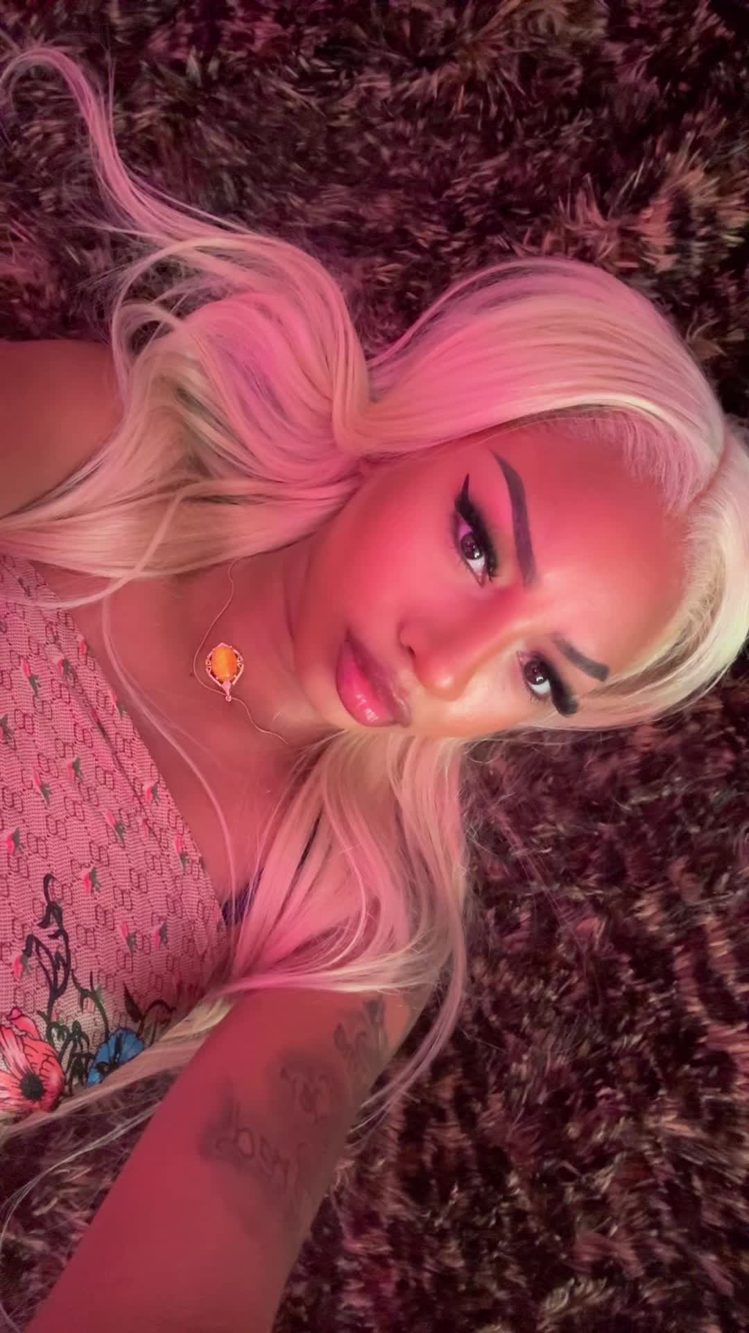 @🧝🏽&zwj;♀️🫧🪷🌞🪐