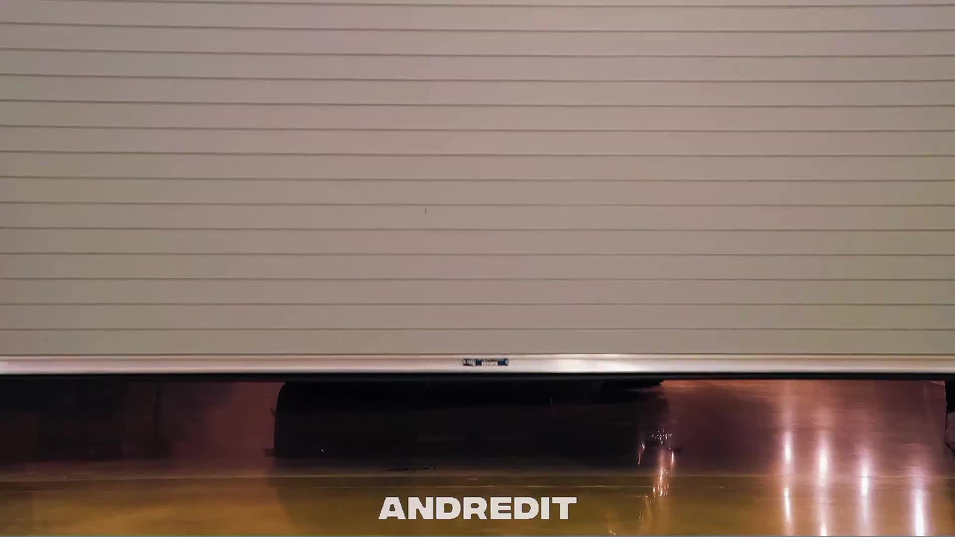 @André