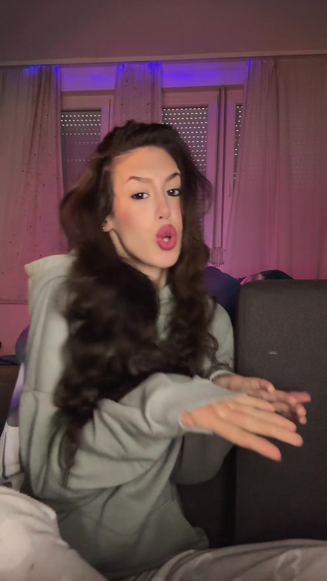 @Saraa