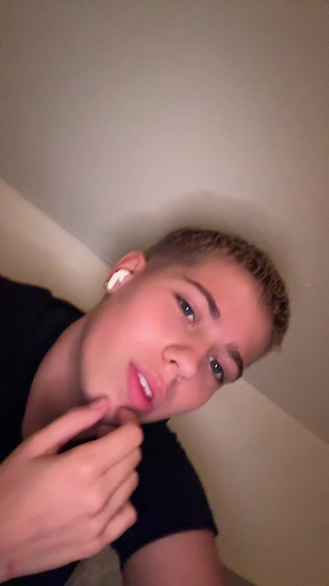 @Emi