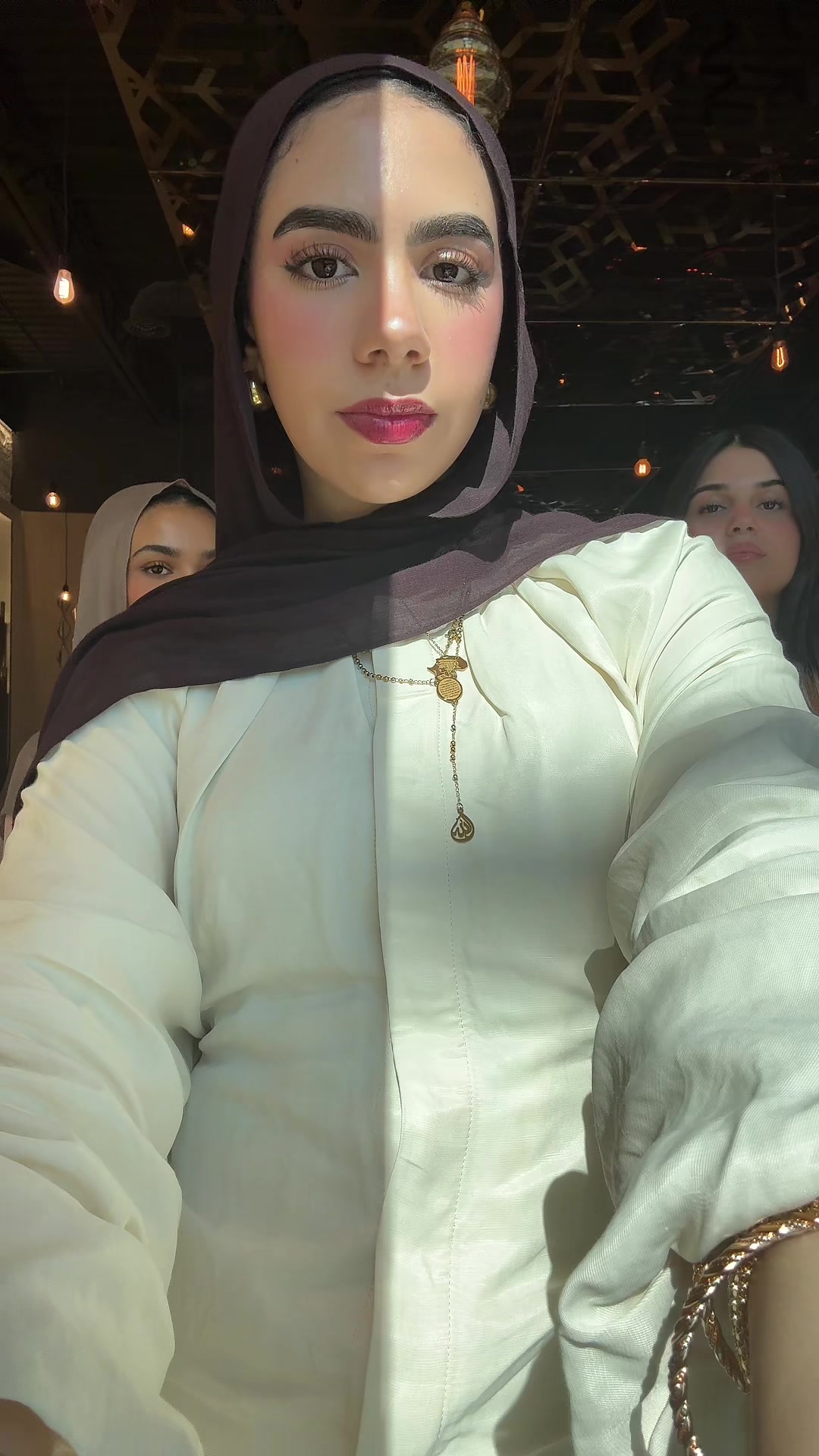 @هنا