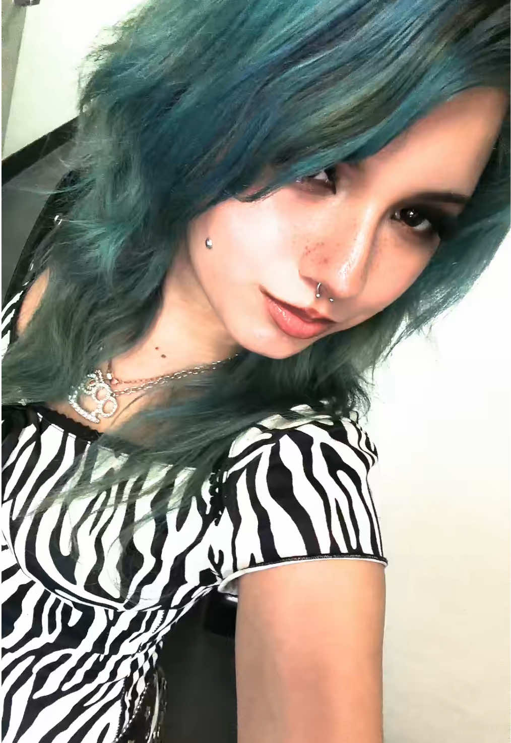@dyinglivegirl